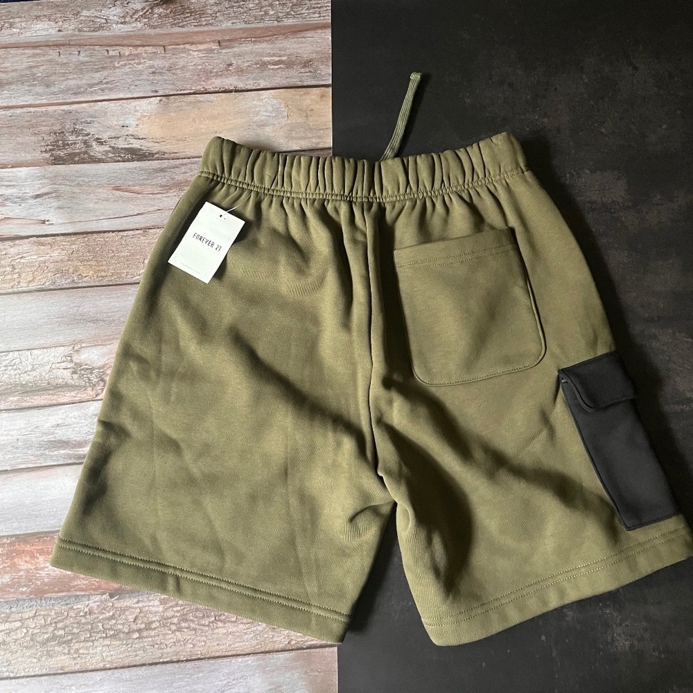NEW Forever 21 men shorts size s